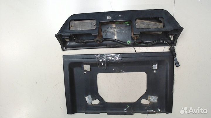 Подсветка номера Mitsubishi Pajero, 1993