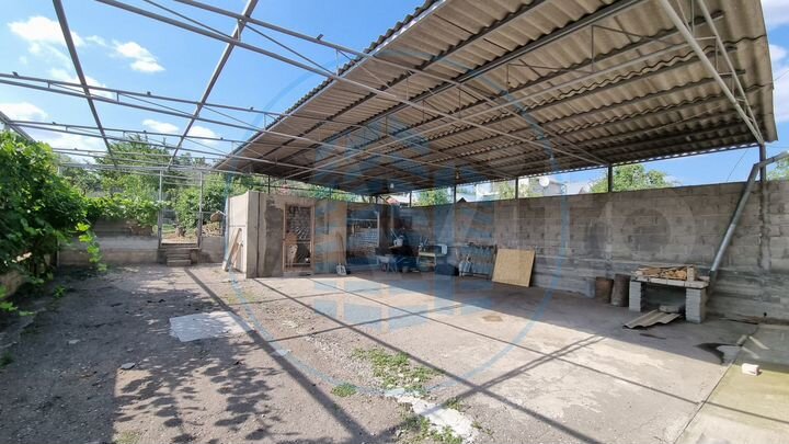 Дом 186,6 м² на участке 6,7 сот.