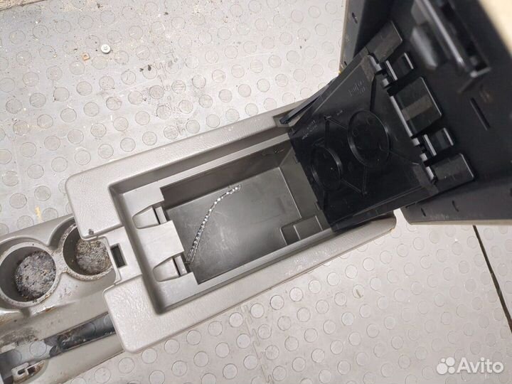 Консоль салона Infiniti QX4 (JR50), 1997