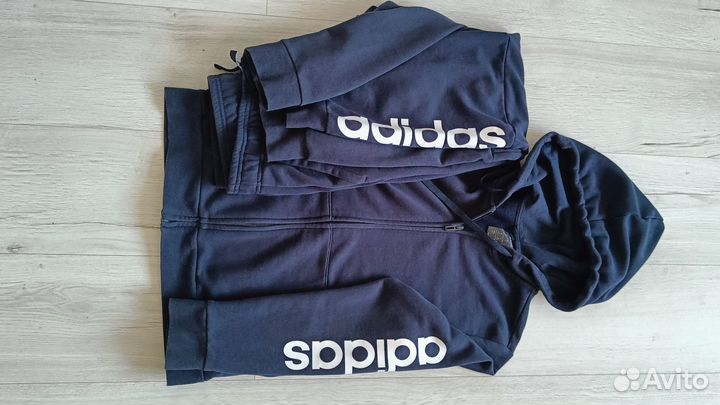 Спортивный костюм adidas