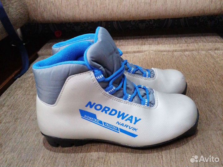 Лыжные ботинки