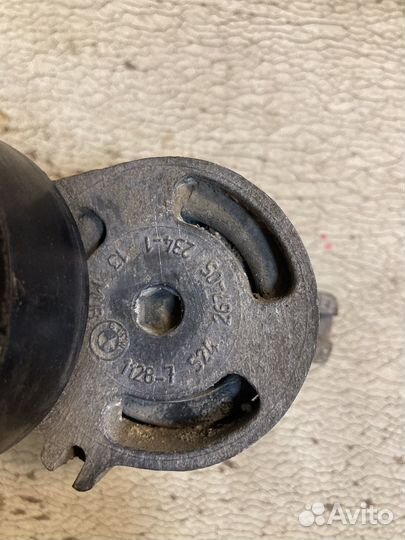 Натяжитель ремня ролик BMW N42 N46