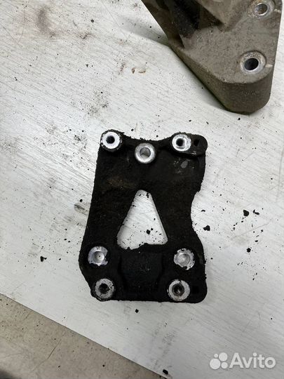 Кронштейн sqre4g16 Chery Tiggo FL 1.6 ген кон