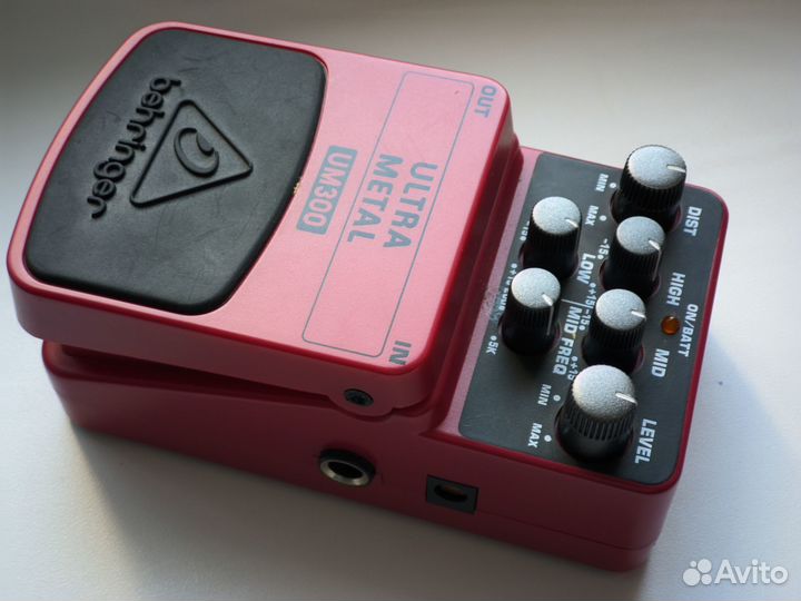 Педаль эффектов behringer UM300