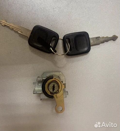 Личинка замка зажигания audi 100 оригинал