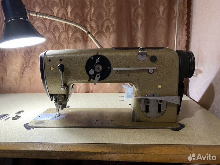 Продам промышленную швейную машину