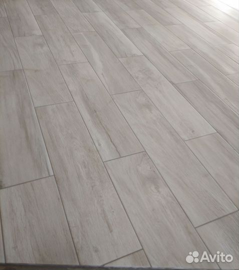 Плиточник укладка плитки и мозаики