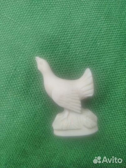 Статуэтк собака фхи СССР колкий пластик и кость