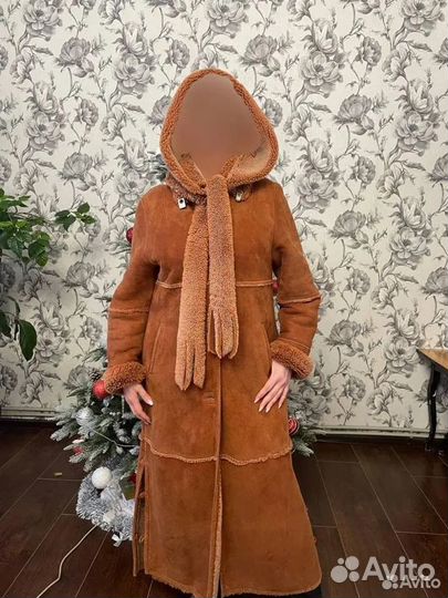 Дубленка натуральная женская с капюшоном
