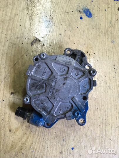 Насос вакуумный 03L145100 2.0tdi