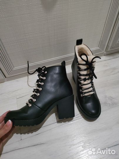 Ботинки женские