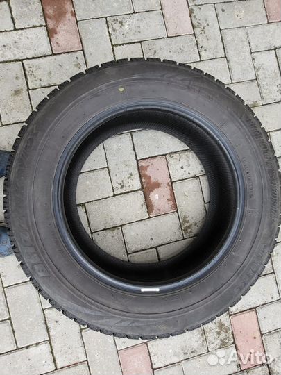 Bridgestone Blizzak VRX 225/60 R17