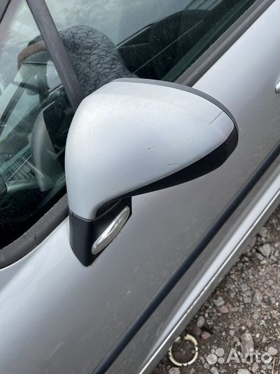 Peugeot 207 зеркало левое