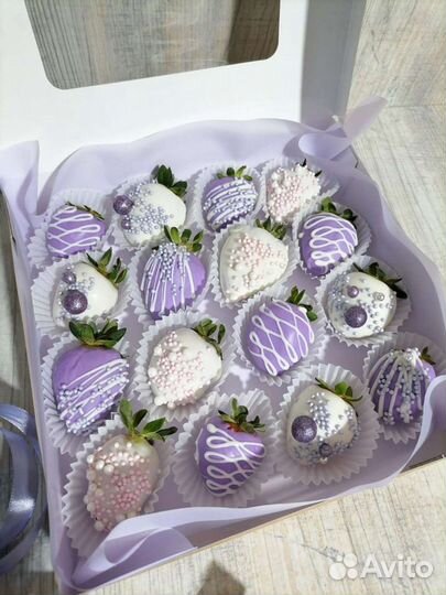 Клубника в шоколаде в коробке