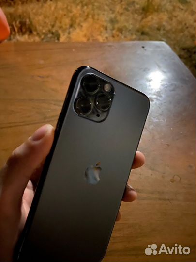 iPhone 11 Pro, 64 ГБ