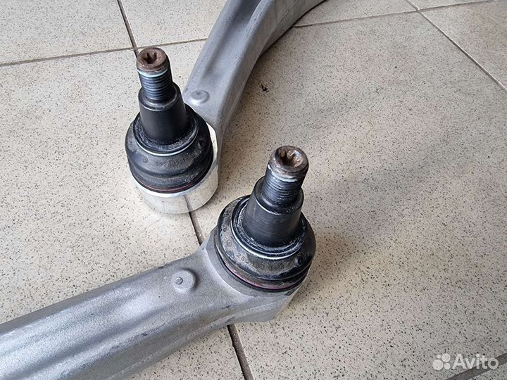 Рычаг передней подвески Audi Q7, Q8