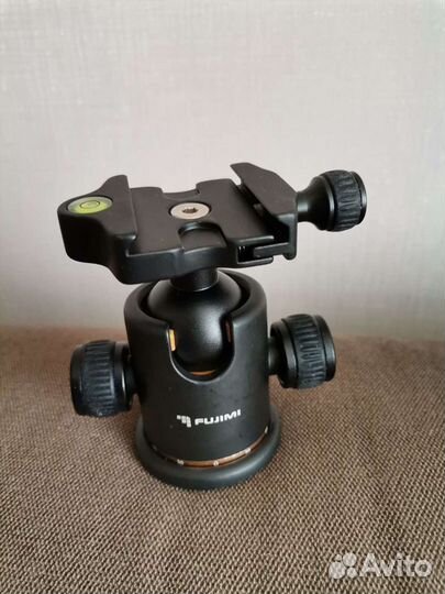 Штативная головка