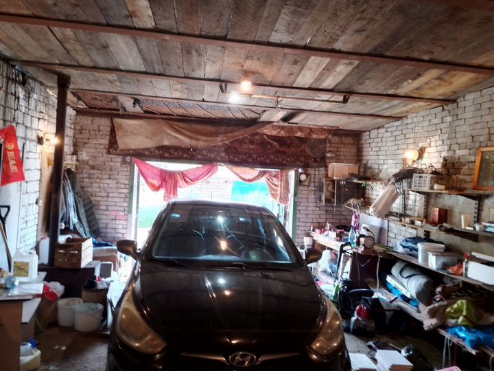 Гараж, > 30 м²