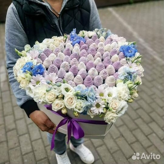 Съедобные букеты из клубники