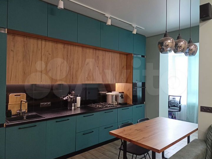 3-к. квартира, 80 м², 1/8 эт.