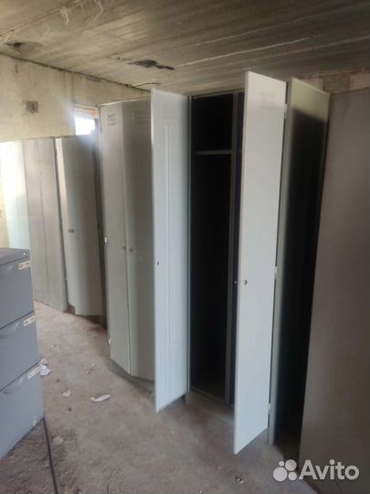 Шкафы металлические / для одежды/ раздевалок