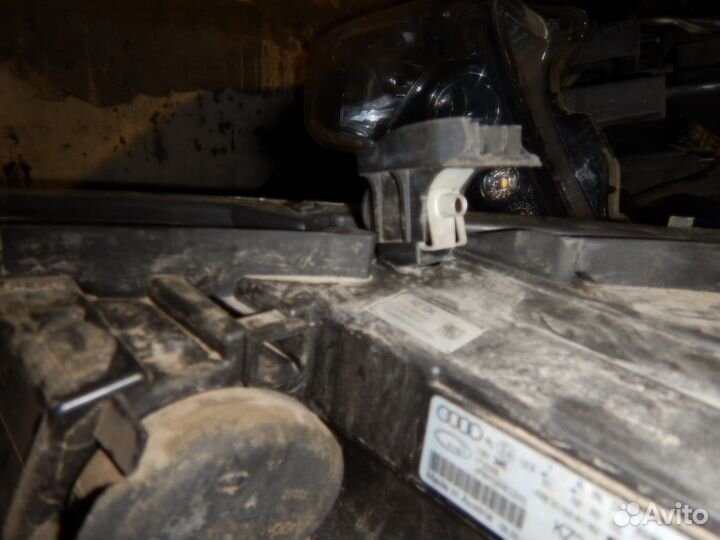 Фара правая Audi Q3