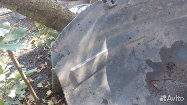 Подкрылок передний правый на форд фокус 2