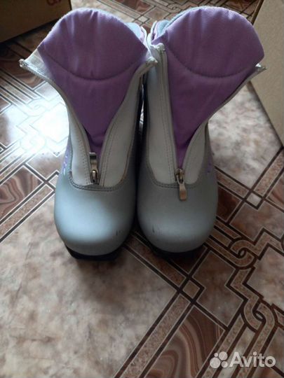 Лыжные ботинки 38