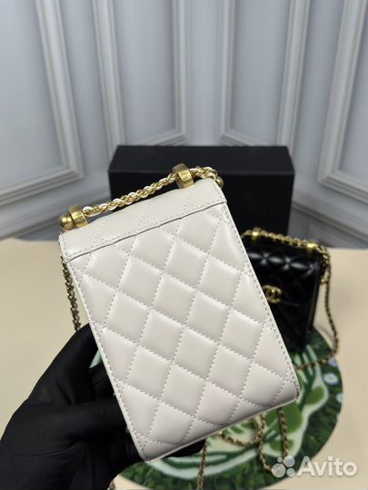 Сумка для телефона от Chanel