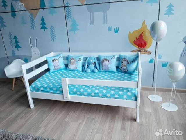 Кроватка из натурального дерева софа высокий борт