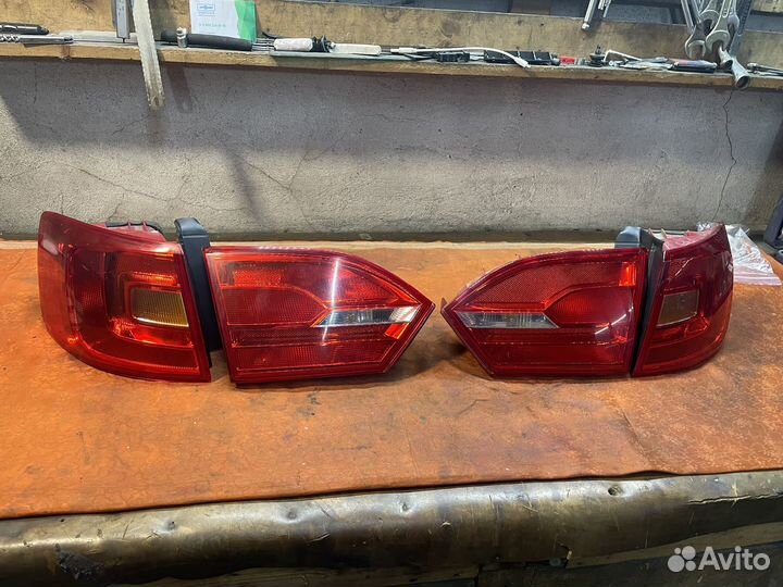 Комлект задних фонарей Jetta6
