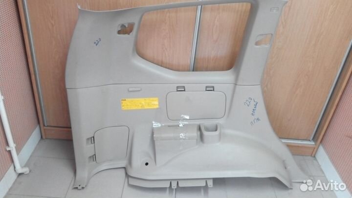 Пластик багажника на Prado 120