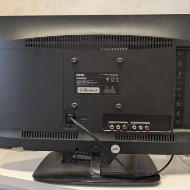 Телевизор 22%22 BBK LEM2261F + приставка DVB-T2