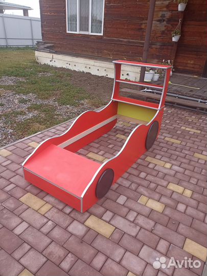 Детская кровать машинка