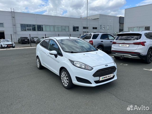 Ford Fiesta 1.6 MT, 2015, 140 000 км с пробегом, цена 999000 руб.