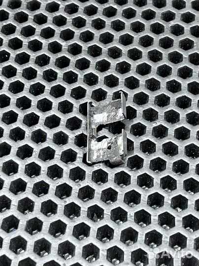 Скоба передних колодок Suzuki RM-Z 250 2012