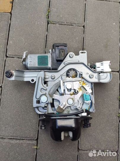 Замок двери багажника x-trail t32