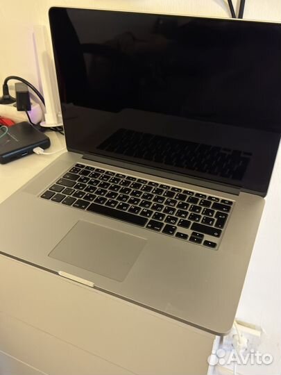 Ноутбук Apple MacBook Pro mid 15 2015