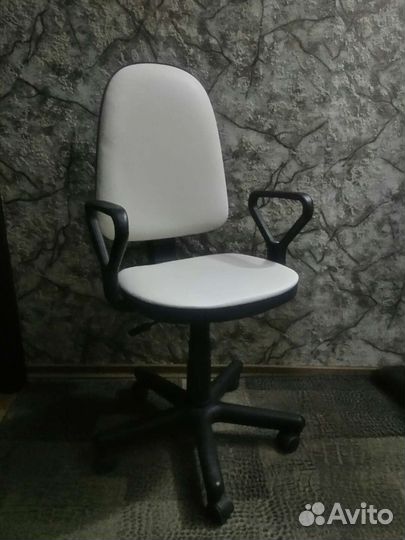 Компьютерное кресло