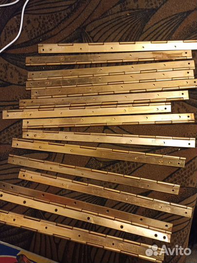 Продам петли мебельные 33см