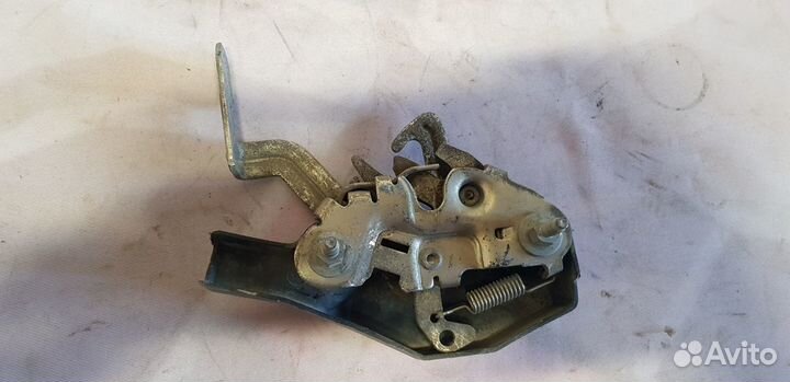 Peugeot 308 Замок капота