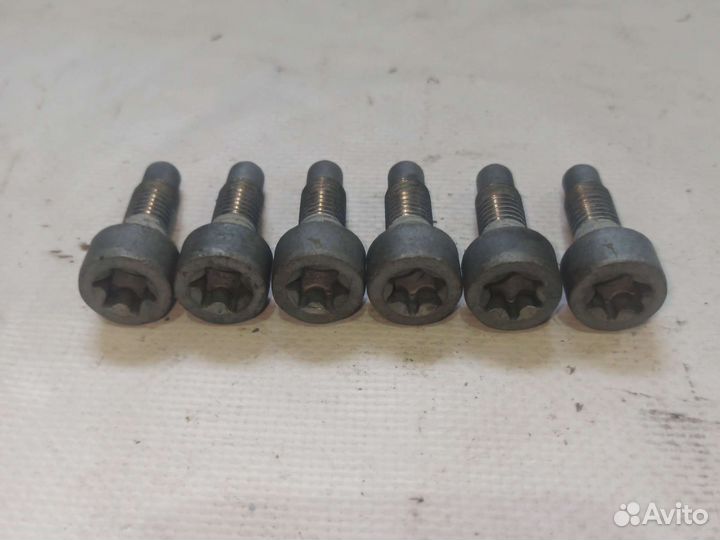 Болты крепления гидро трансформатора Mercedes