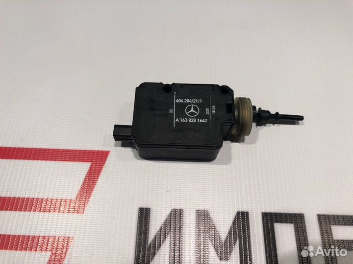 Сервопривод лючка бензобака Mercedes M-Class W163