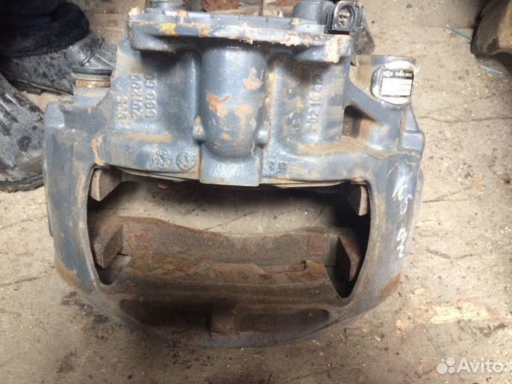 Суппорт левый Daf