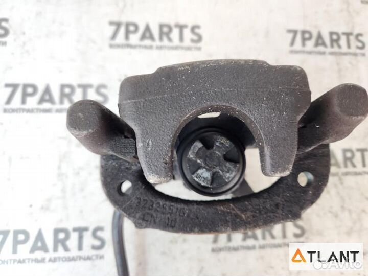 Суппорт задний левый mitsubishi colt