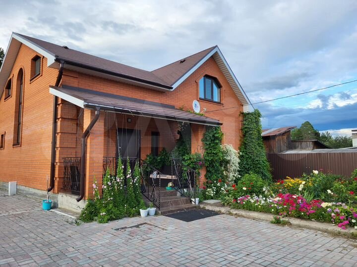 Дом 187 м² на участке 8,2 сот.