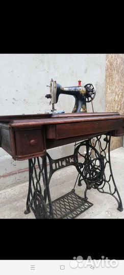 Швейная машинка ножная