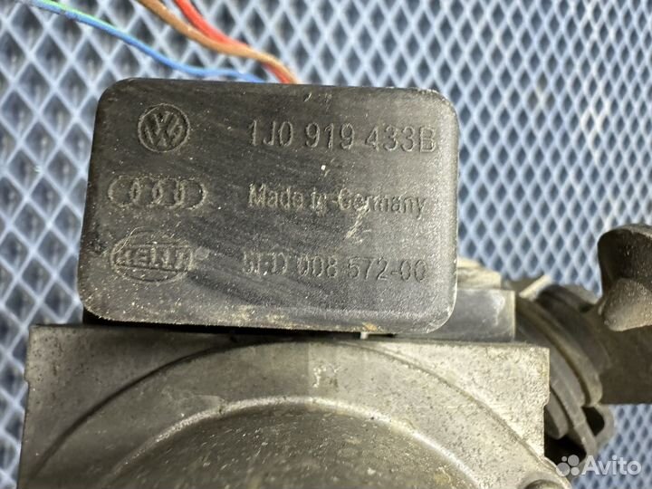 Вакуумный насос VAG 1J0612181B
