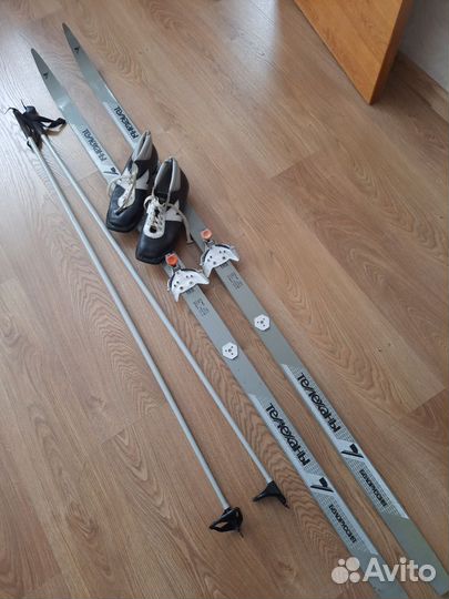 Беговые лыжи дерево-пластик