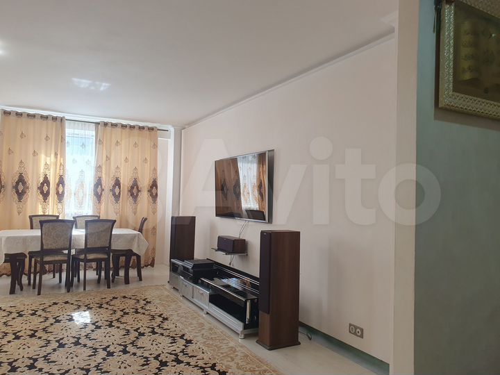 2-к. квартира, 75,4 м², 7/10 эт.